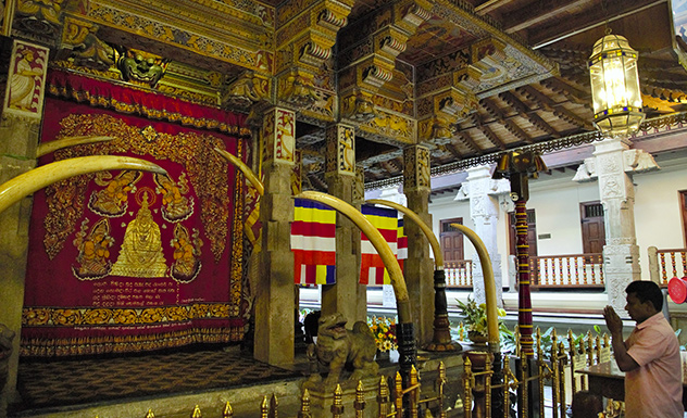 Kandy’s Temple of the Tooth - Experience - Sri Lanka In Style